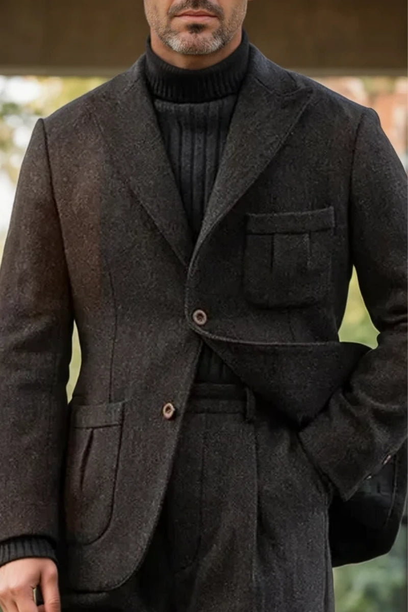 Vintage-inspired men's brown blazer, a warm and fashionable winter coat