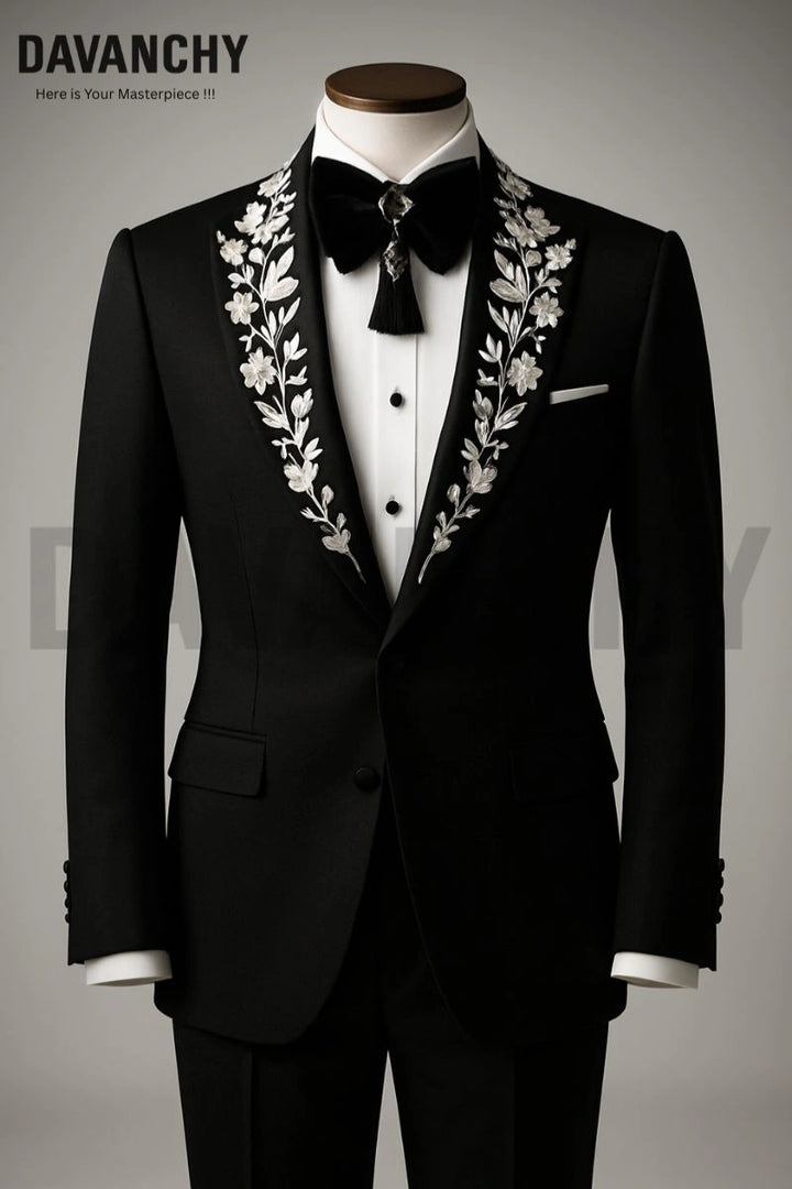 Men black two-piece suit with floral collar embroidery-Front