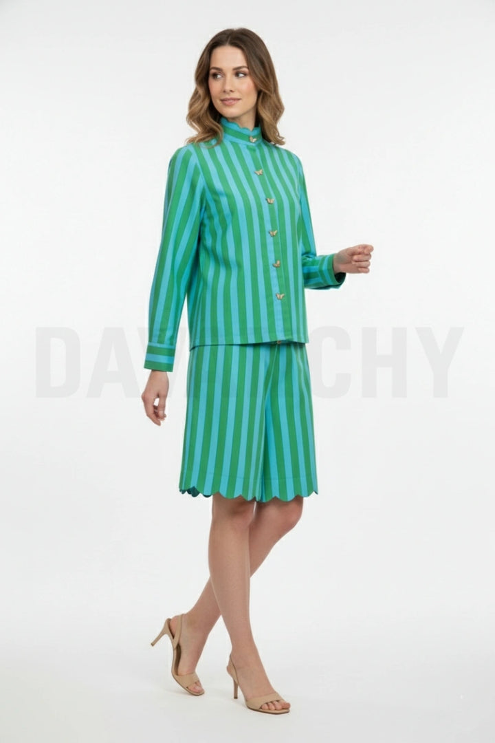 Elegant Mandarin Collar Shirt with Butterfly Buttons – Women Set-Side