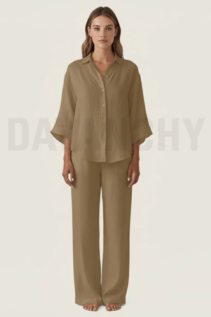 Relaxed-fit khaki outfit for women-Front
