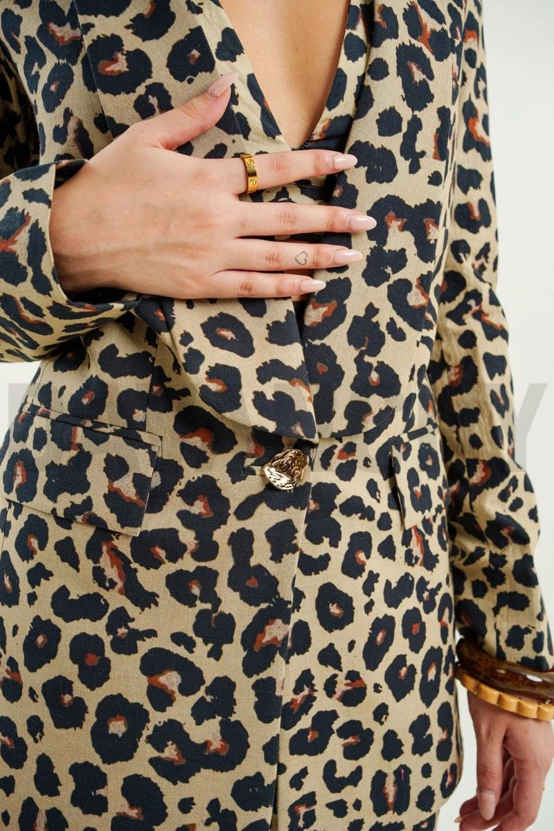 Stylish coordinated fashion set for women-Front